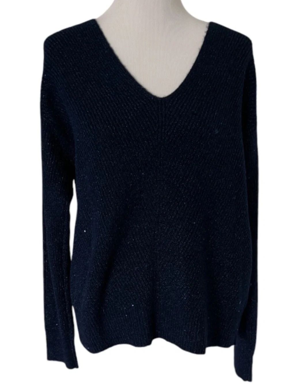 🆕 Women's Navy V-Neck Sweater - Soft Knit Pullover size XL